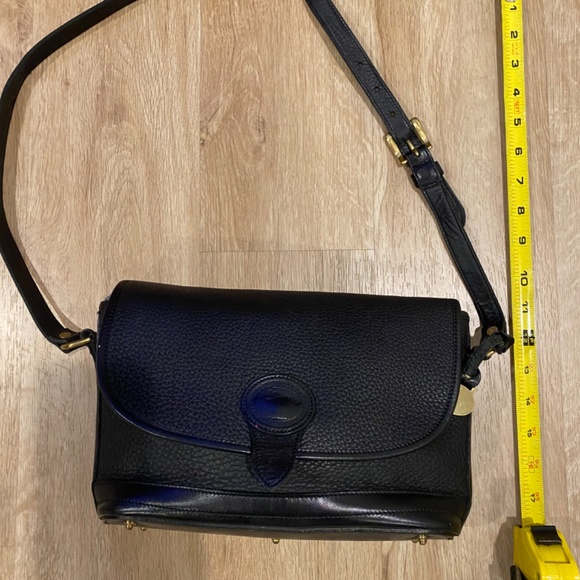 **SOLD**Vintage Dooney & Bourke All-Weather Leather Essex Shoulder Bag black - Picture 2 of 6